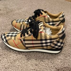 Burberry Women’s Amelia Sneakers